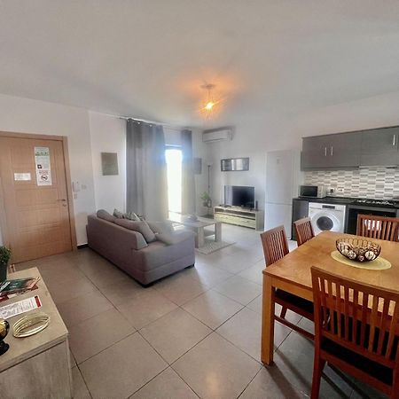 83/3-Lovely 1 Bedroom Penthouse بيركيركارا المظهر الخارجي الصورة