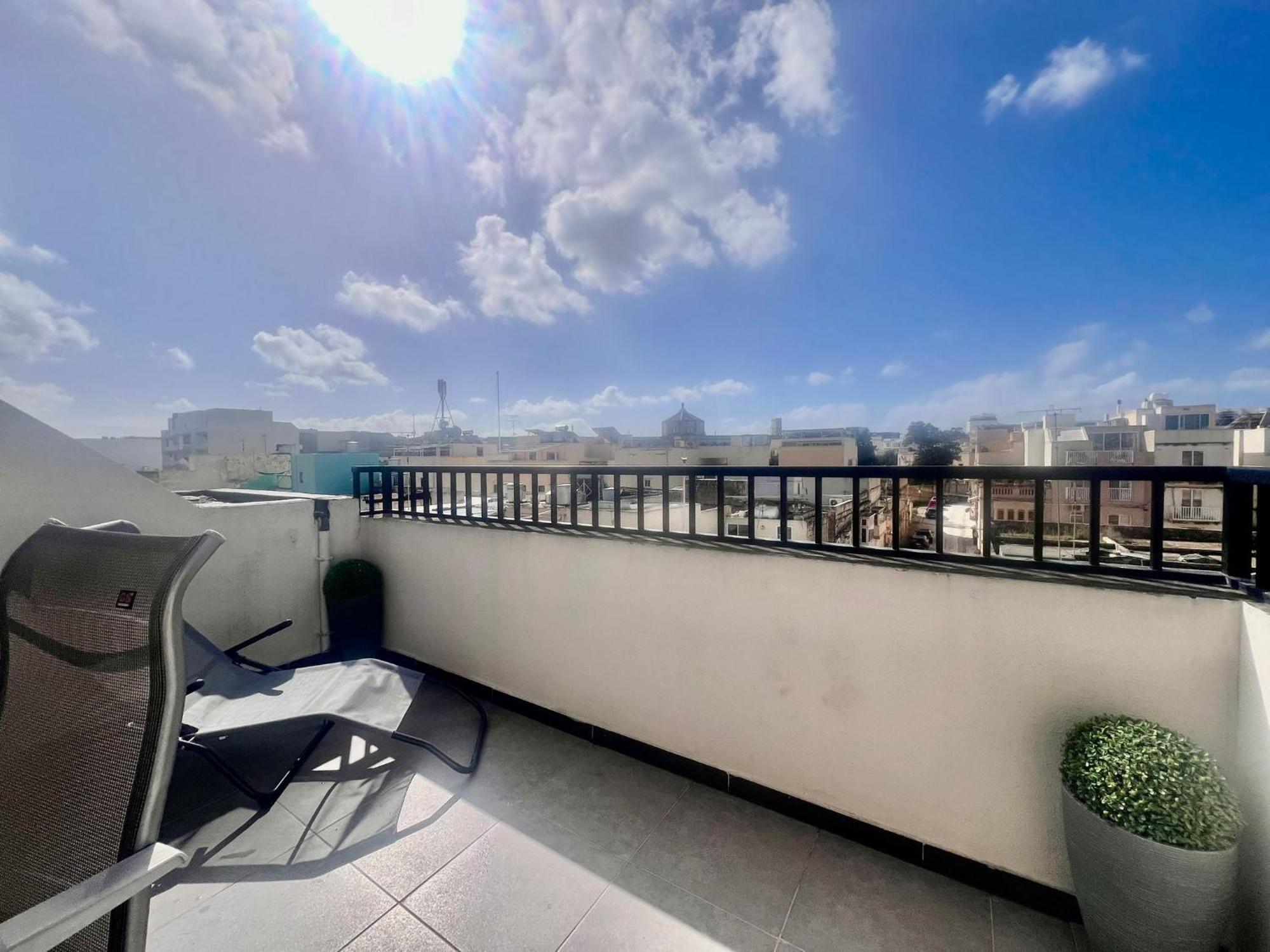 83/3-Lovely 1 Bedroom Penthouse بيركيركارا المظهر الخارجي الصورة